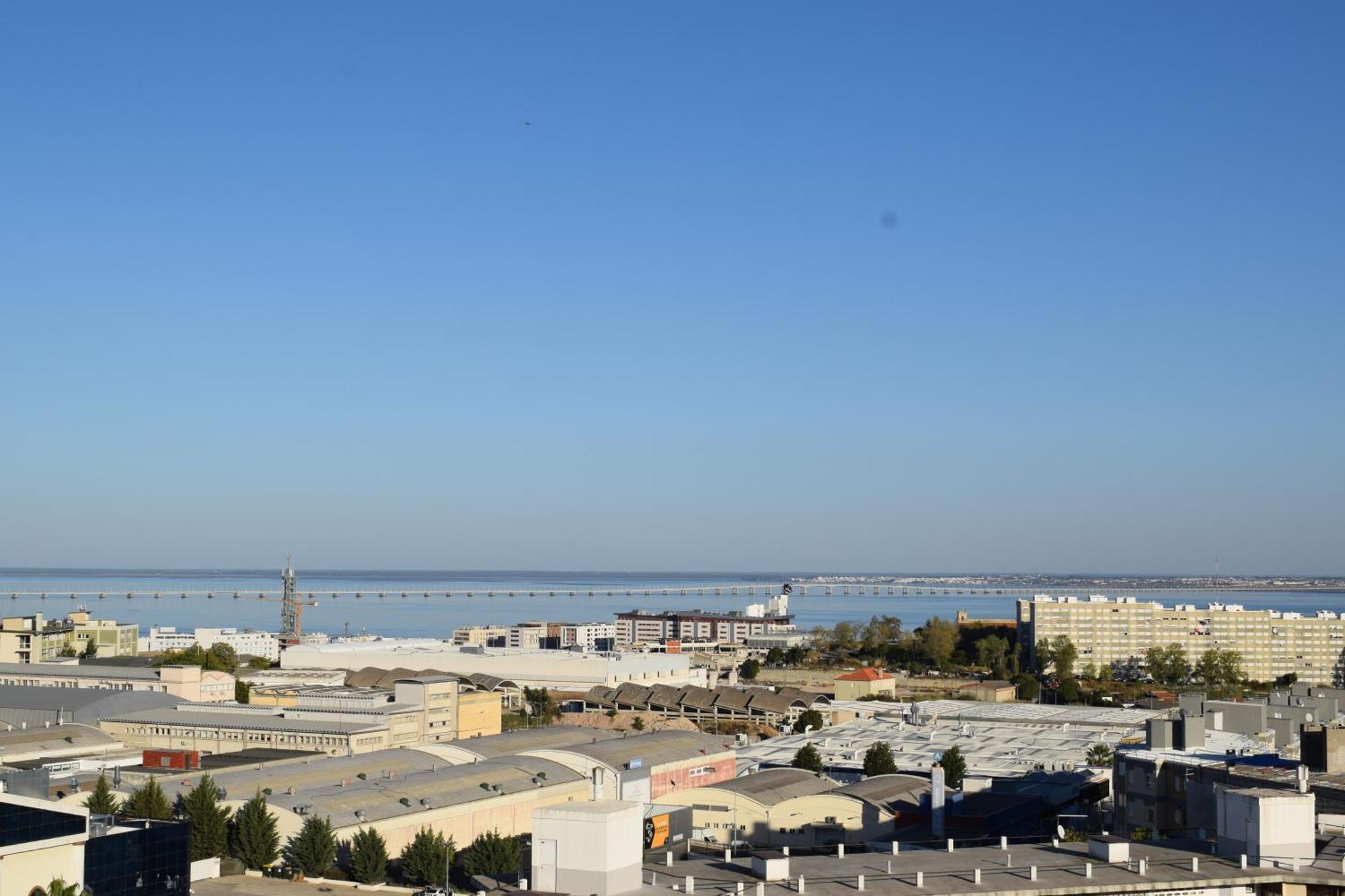 Apartamento Vistas Sobre O Rio Tejo Lisboa Exterior foto